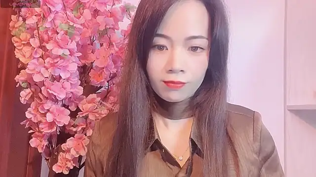 Lynnalltop-165-KeKe online show from November 3, 2025, 6:51 am