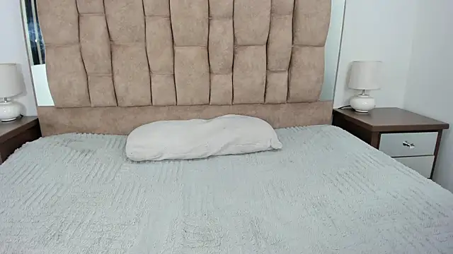 Snapshot of Isanova chatting on October 16, 2025, 2:09 am Isanova online show from October 16, 2025, 2:09 am