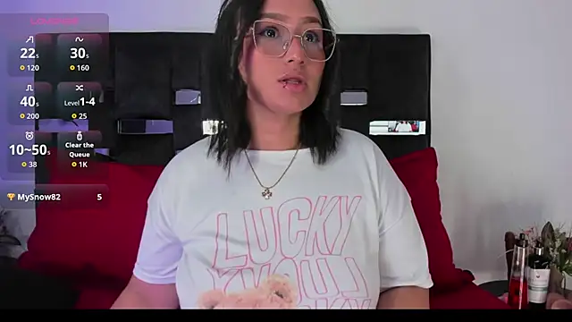 Snapshot of SussySunny_ chatting on April 7, 2026, 4:14 am SussySunny online show from April 7, 2026, 4:14 am