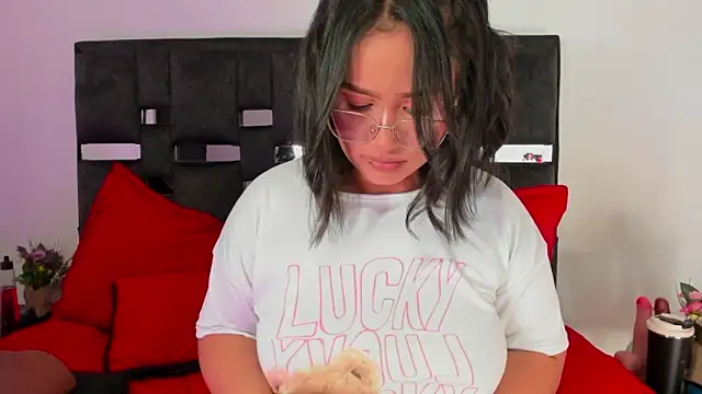 Snapshot of SussySunny_ chatting on March 11, 2026, 4:50 am SussySunny online show from March 11, 2026, 4:50 am