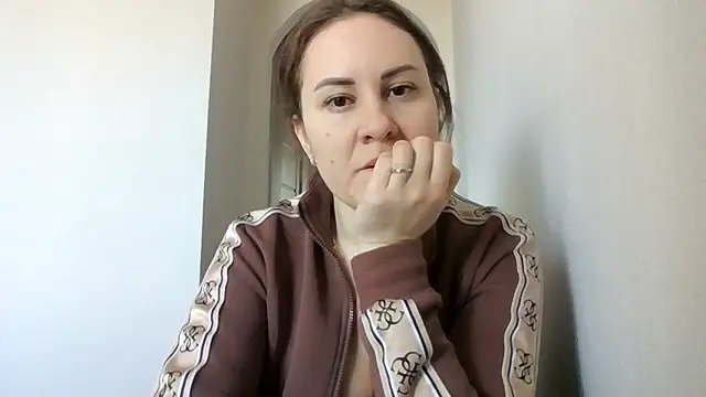 Snapshot of MeadowEyes chatting on March 13, 2026, 7:02 am MeadowEyes online show from March 13, 2026, 7:02 am