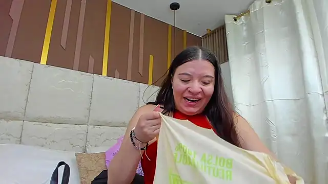 Snapshot of AmbarGills chatting on February 14, 2026, 1:00 pm AmbarGills online show from February 14, 2026, 1:00 pm