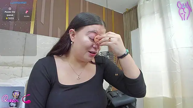 Snapshot of AmbarGills chatting on April 5, 2026, 2:35 pm AmbarGills online show from April 5, 2026, 2:35 pm