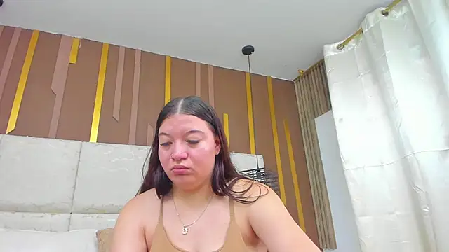 Snapshot of AmbarGills chatting on April 9, 2026, 12:55 pm AmbarGills online show from April 9, 2026, 12:55 pm