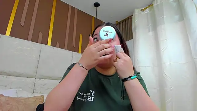 Snapshot of AmbarGills chatting on March 31, 2026, 1:13 pm AmbarGills online show from March 31, 2026, 1:13 pm