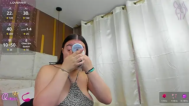 Snapshot of AmbarGills chatting on March 26, 2026, 12:58 pm AmbarGills online show from March 26, 2026, 12:58 pm