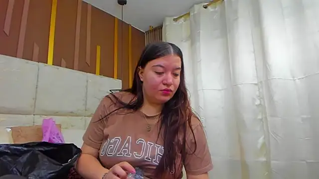 Snapshot of AmbarGills chatting on March 15, 2026, 1:07 pm AmbarGills online show from March 15, 2026, 1:07 pm