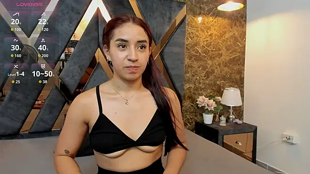 Vittoria Conti  online show from April 8, 2026, 5:25 pm