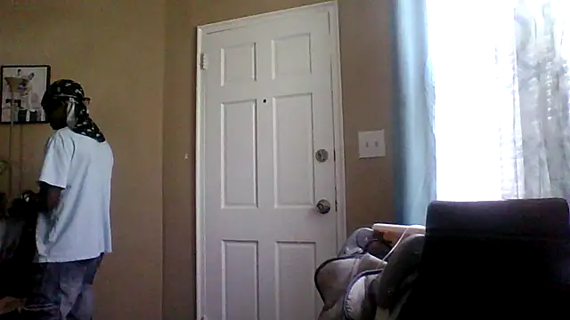 Snapshot of dezzidavill chatting on July 13, 2026, 2:38 pm dezzidavill online show from July 13, 2026, 2:38 pm