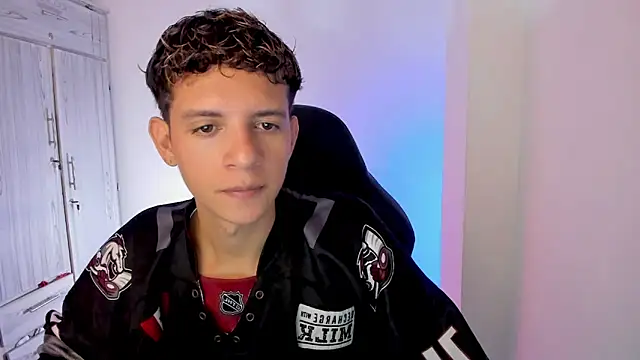 tylernova online show from May 5, 2026, 2:47 am