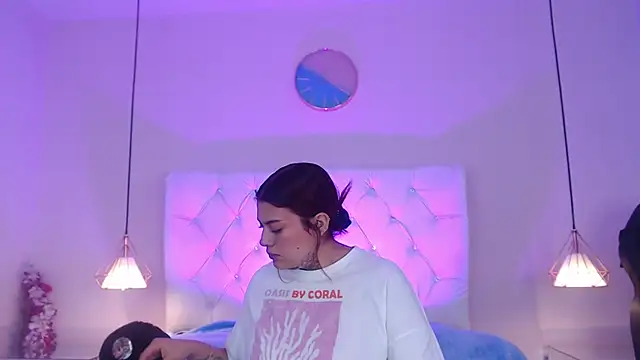 Bubbiecherry online show from November 24, 2025, 7:58 pm