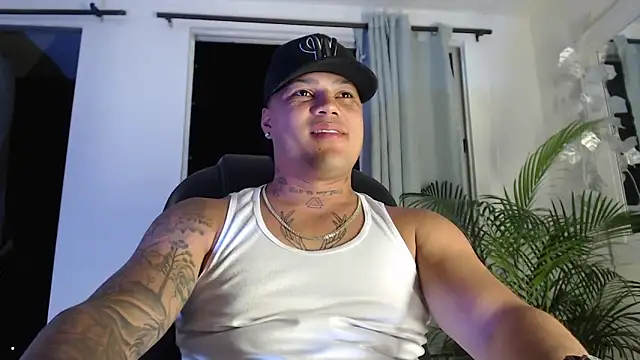 Snapshot of Boyhot_00 chatting on January 16, 2026, 5:11 am Boyhot 00 online show from January 16, 2026, 5:11 am