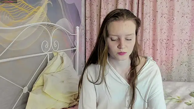 Snapshot of SunRinglein chatting on March 16, 2026, 7:16 pm SunRinglein online show from March 16, 2026, 7:16 pm