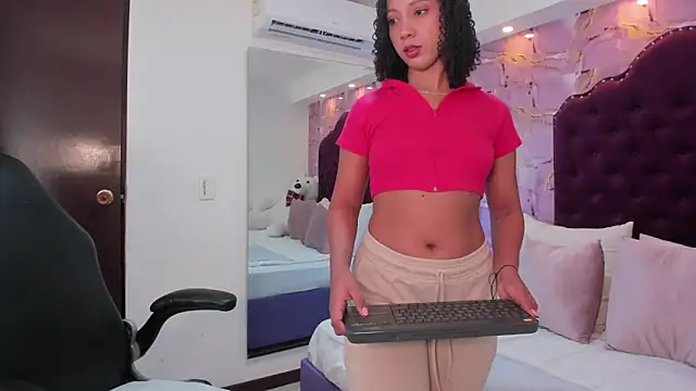 cloe 555 online show from December 15, 2025, 10:15 pm