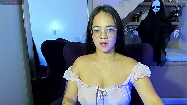 Sasha Grace online show from October 18, 2025, 1:02 pm