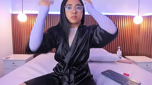 Foxy Kylie online show from November 4, 2025, 7:50 pm