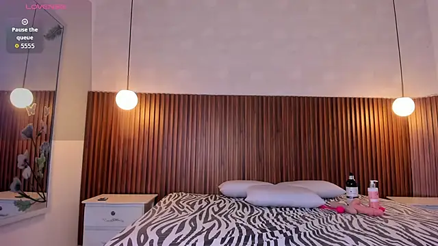 Foxy Kylie online show from February 17, 2026, 8:06 pm