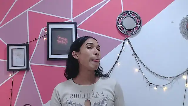 Tifany Adams online show from November 11, 2025, 8:36 pm