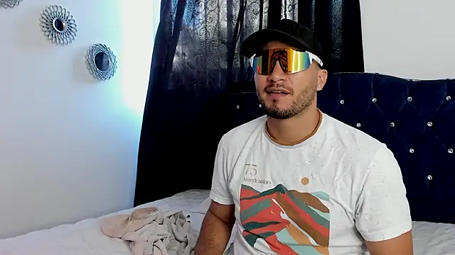 LoganRyder online show from November 7, 2025, 12:21 pm