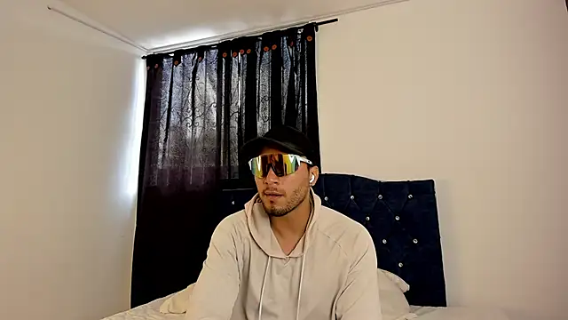 LoganRyder online show from October 29, 2025, 12:15 pm