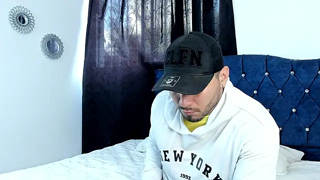 LoganRyder online show from November 18, 2025, 12:19 pm