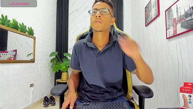 Yeps pluss online show from October 30, 2025, 8:17 pm