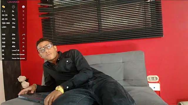 Yeps pluss online show from November 10, 2025, 8:36 pm