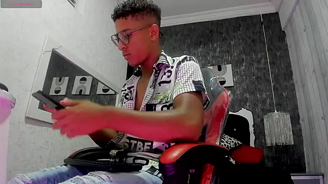 Yeps pluss online show from October 11, 2025, 8:10 pm