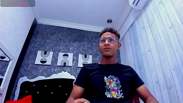 Yeps pluss online show from October 10, 2025, 10:10 pm