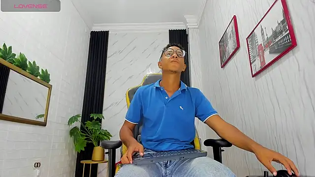 Yeps pluss online show from October 25, 2025, 7:58 pm