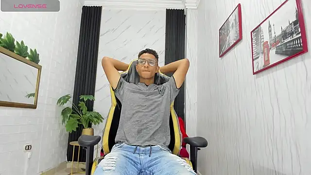 Yeps pluss online show from October 24, 2025, 9:03 pm