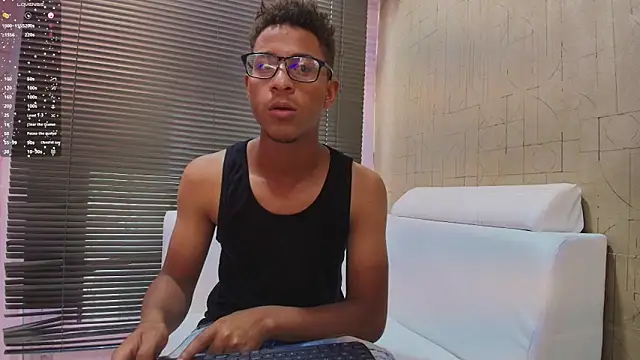 Yeps pluss online show from November 7, 2025, 8:35 pm