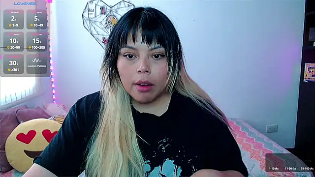 EllieMoonX online show from April 25, 2026, 9:12 pm