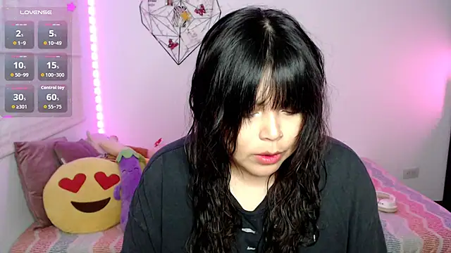 Snapshot of EllieMoonX chatting on July 17, 2026, 11:24 pm EllieMoonX online show from July 17, 2026, 11:24 pm