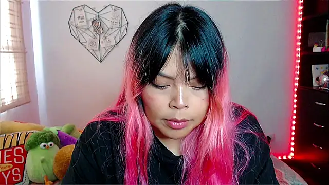 EllieMoonX online show from January 14, 2026, 8:56 pm