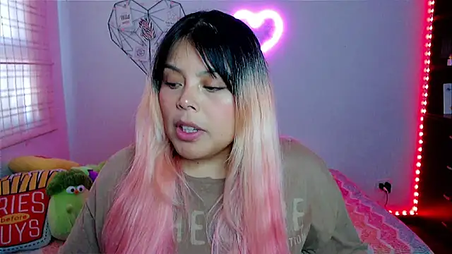 EllieMoonX online show from February 4, 2026, 10:16 pm