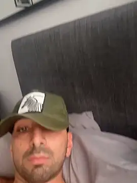 Snapshot of Ngfrrrrr chatting on November 17, 2025, 1:37 pm Ngfrrrrr online show from November 17, 2025, 1:37 pm