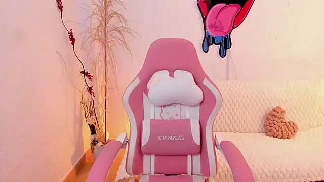 EmmaMyers1 online show from November 15, 2025, 2:37 am