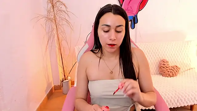 EmmaMyers1 online show from February 5, 2026, 8:37 pm