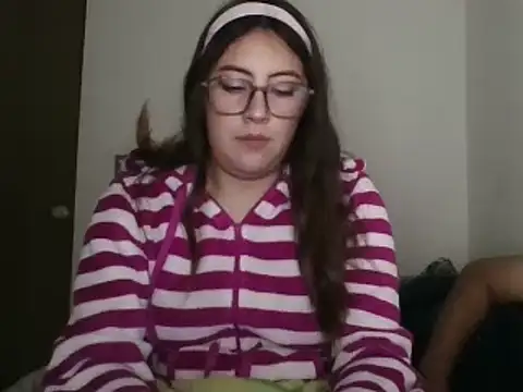 Snapshot of Mar_00c chatting on October 22, 2025, 5:07 am Mar 00c online show from October 22, 2025, 5:07 am