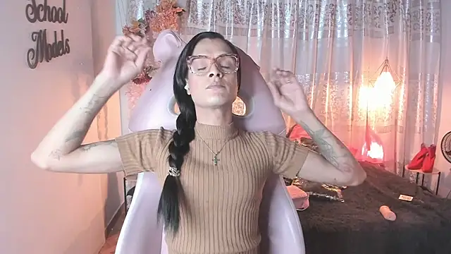 ZAMMIRA online show from November 24, 2025, 5:29 am