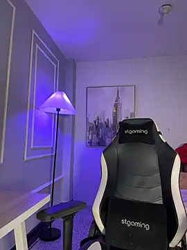 Snapshot of HoneyMollyX chatting on April 9, 2026, 1:06 pm HoneyMollyX online show from April 9, 2026, 1:06 pm