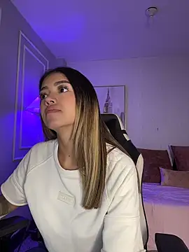 Snapshot of HoneyMollyX chatting on April 6, 2026, 1:01 pm HoneyMollyX online show from April 6, 2026, 1:01 pm