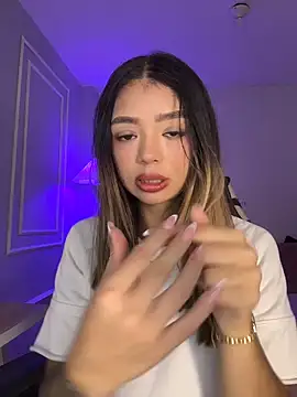 Snapshot of HoneyMollyX chatting on April 16, 2026, 1:01 pm HoneyMollyX online show from April 16, 2026, 1:01 pm