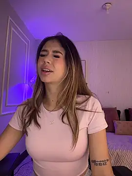 HoneyMollyX online show from February 5, 2026, 1:07 pm