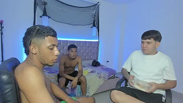 Snapshot of isaac_master77 chatting on November 19, 2025, 3:17 am isaac master77 online show from November 19, 2025, 3:17 am