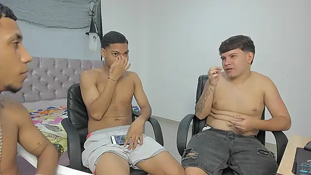 Snapshot of isaac_master77 chatting on November 25, 2025, 3:29 am isaac master77 online show from November 25, 2025, 3:29 am