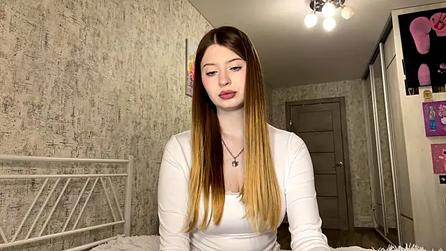 SinVelvet online show from October 28, 2025, 9:08 am