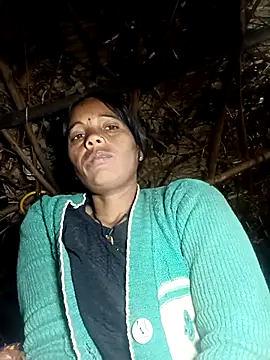 Cutsedi3 online show from November 30, 2025, 10:43 pm