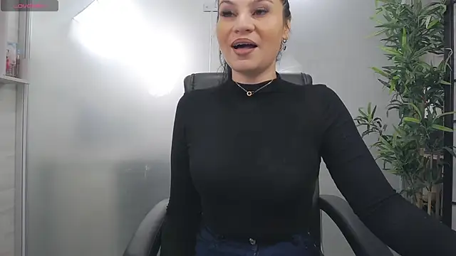 YaraXCox online show from January 13, 2026, 5:22 am